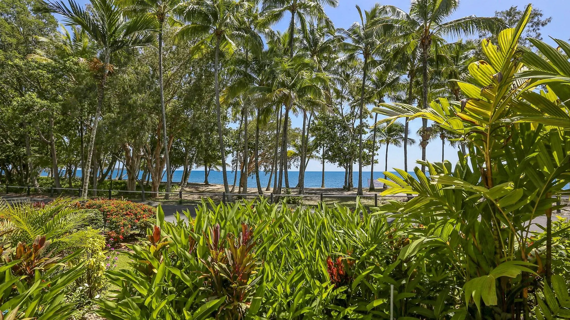 Agincourt Beachfront Apartments Клифтон-Бич 4*,  Австралия