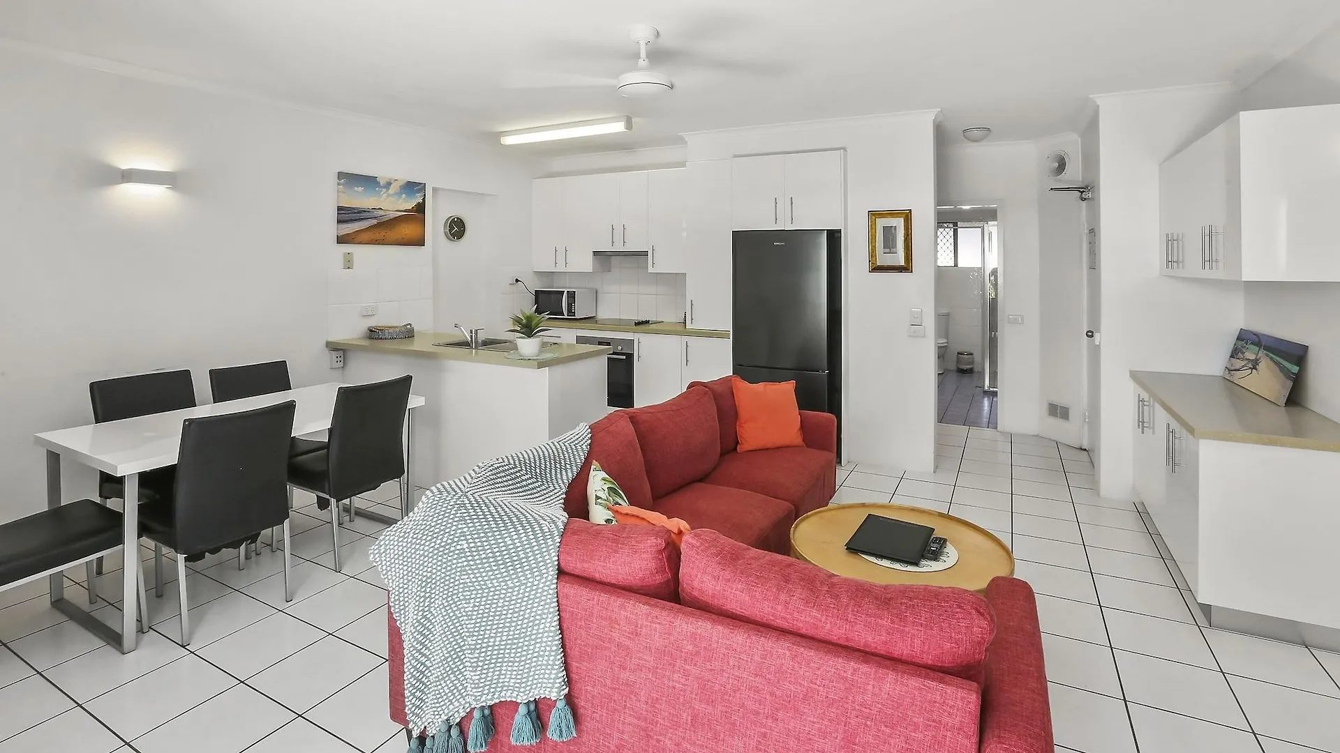 Agincourt Beachfront Apartments Клифтон-Бич
