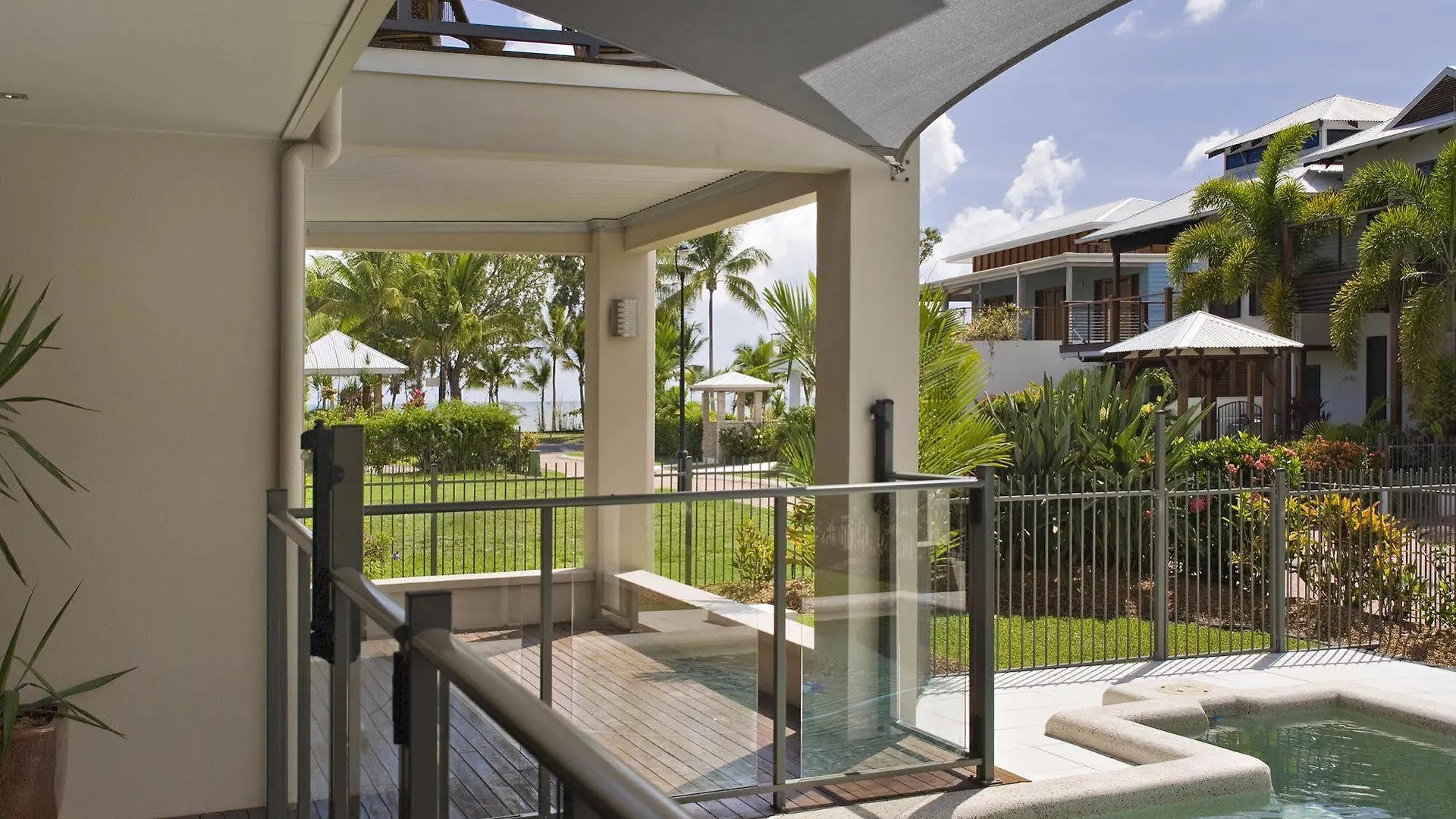 Agincourt Beachfront Apartments Клифтон-Бич Апарт-отель