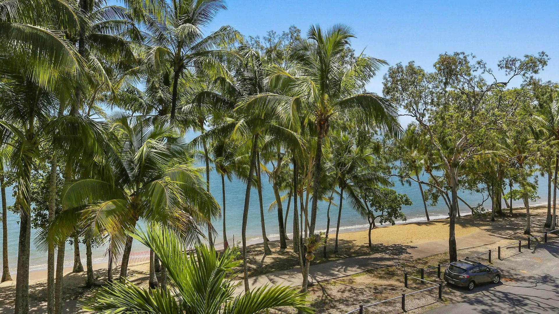 Agincourt Beachfront Apartments Clifton Beach