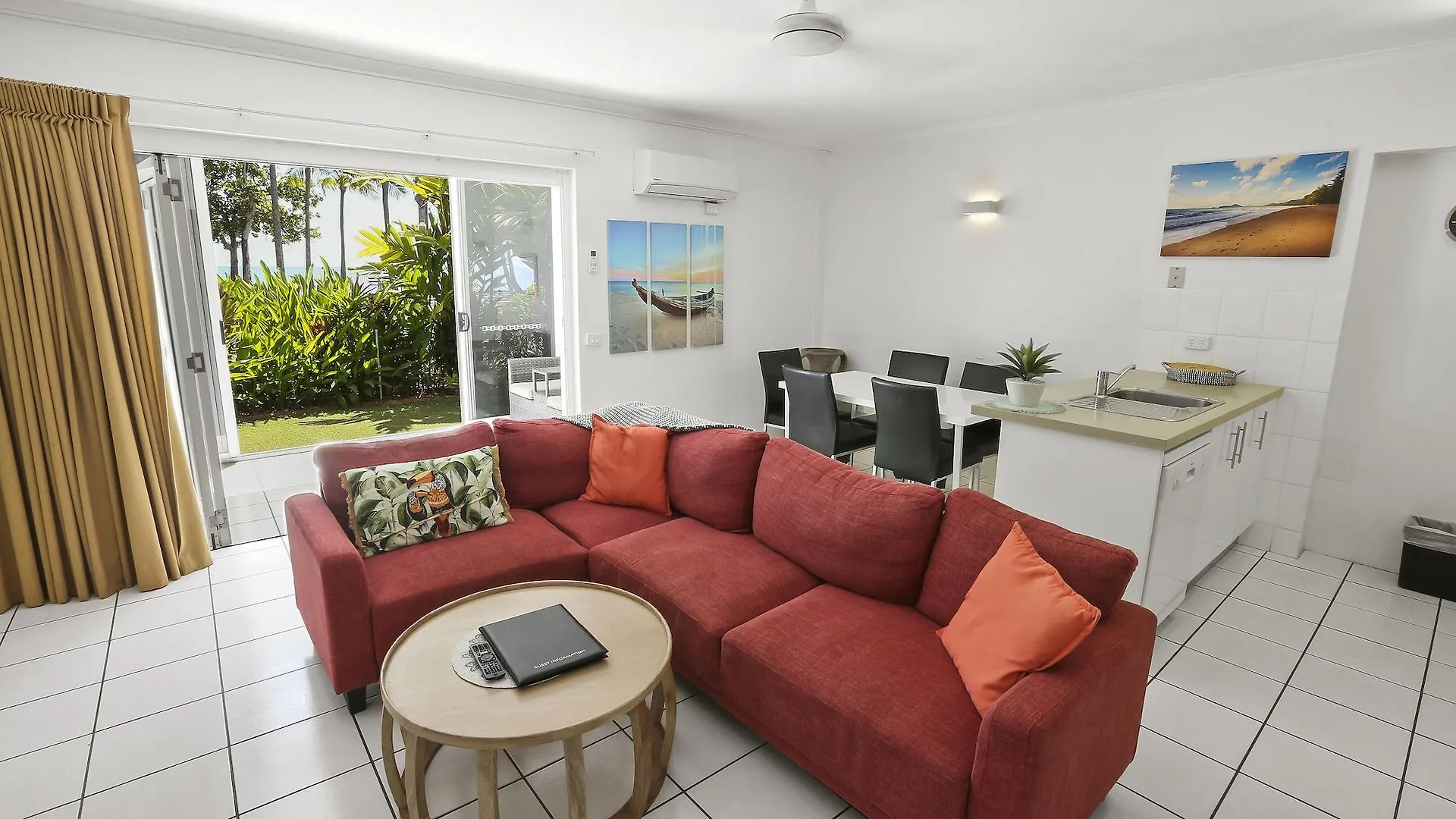 Agincourt Beachfront Apartments Clifton Beach Aparthotel