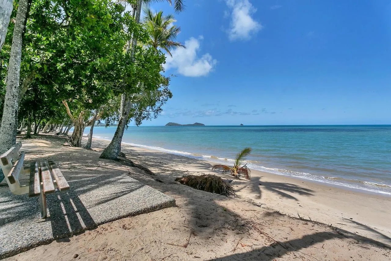 Agincourt Beachfront Apartments Clifton Beach 4*,  Austrália