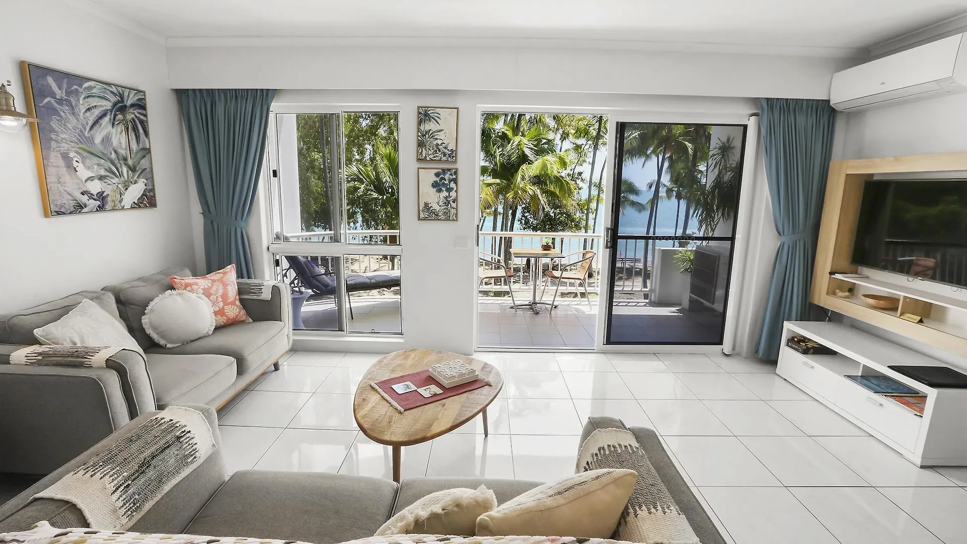 Agincourt Beachfront Apartments Clifton Beach 4*,  Austrália