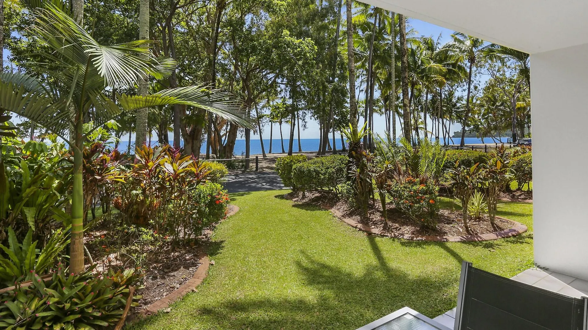 Agincourt Beachfront Apartments Clifton Beach Apart-hotel