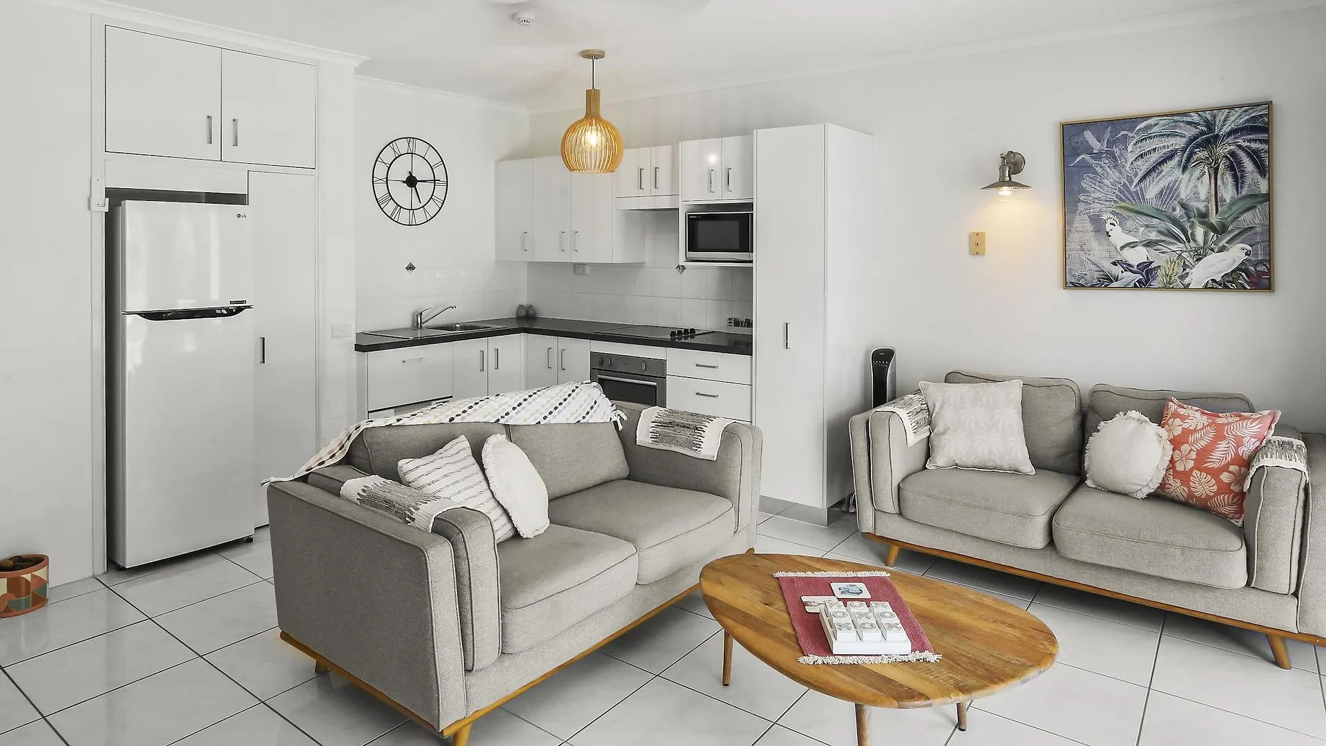 Apart-hotel Agincourt Beachfront Apartments Clifton Beach