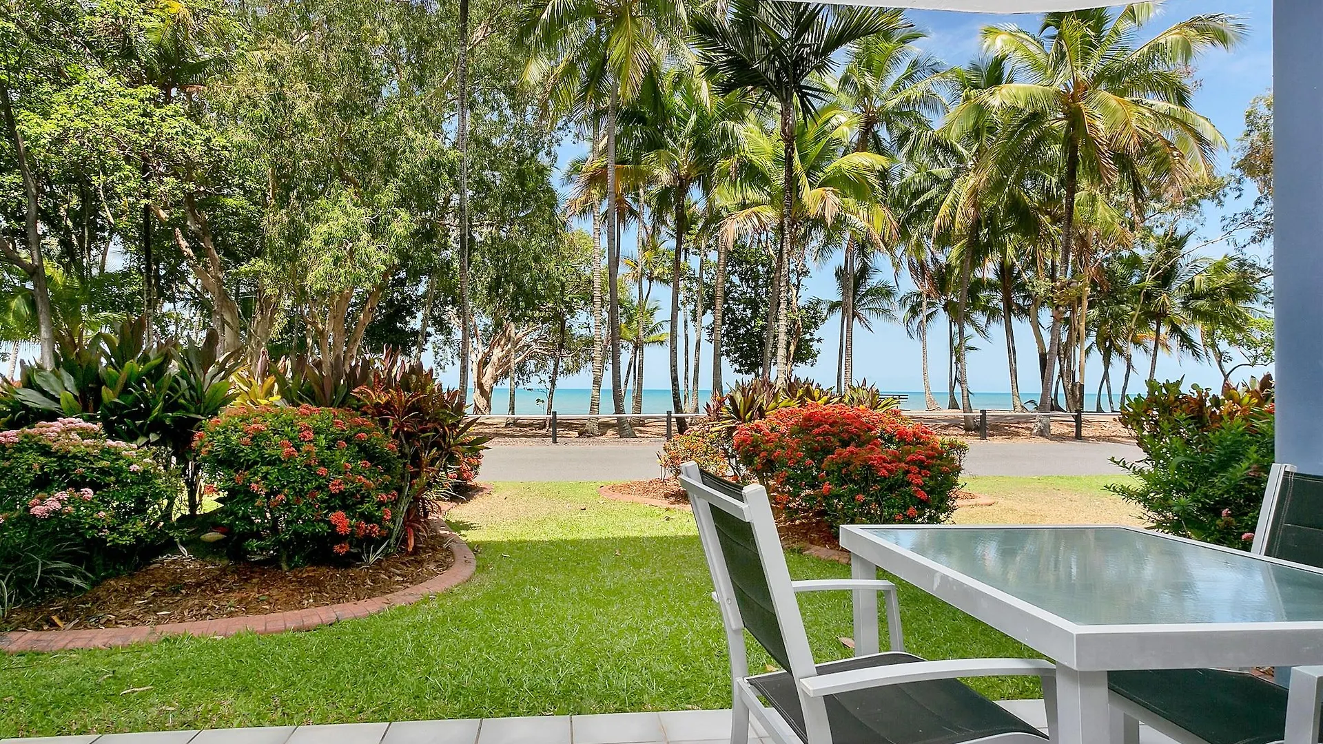 Agincourt Beachfront Apartments Clifton Beach