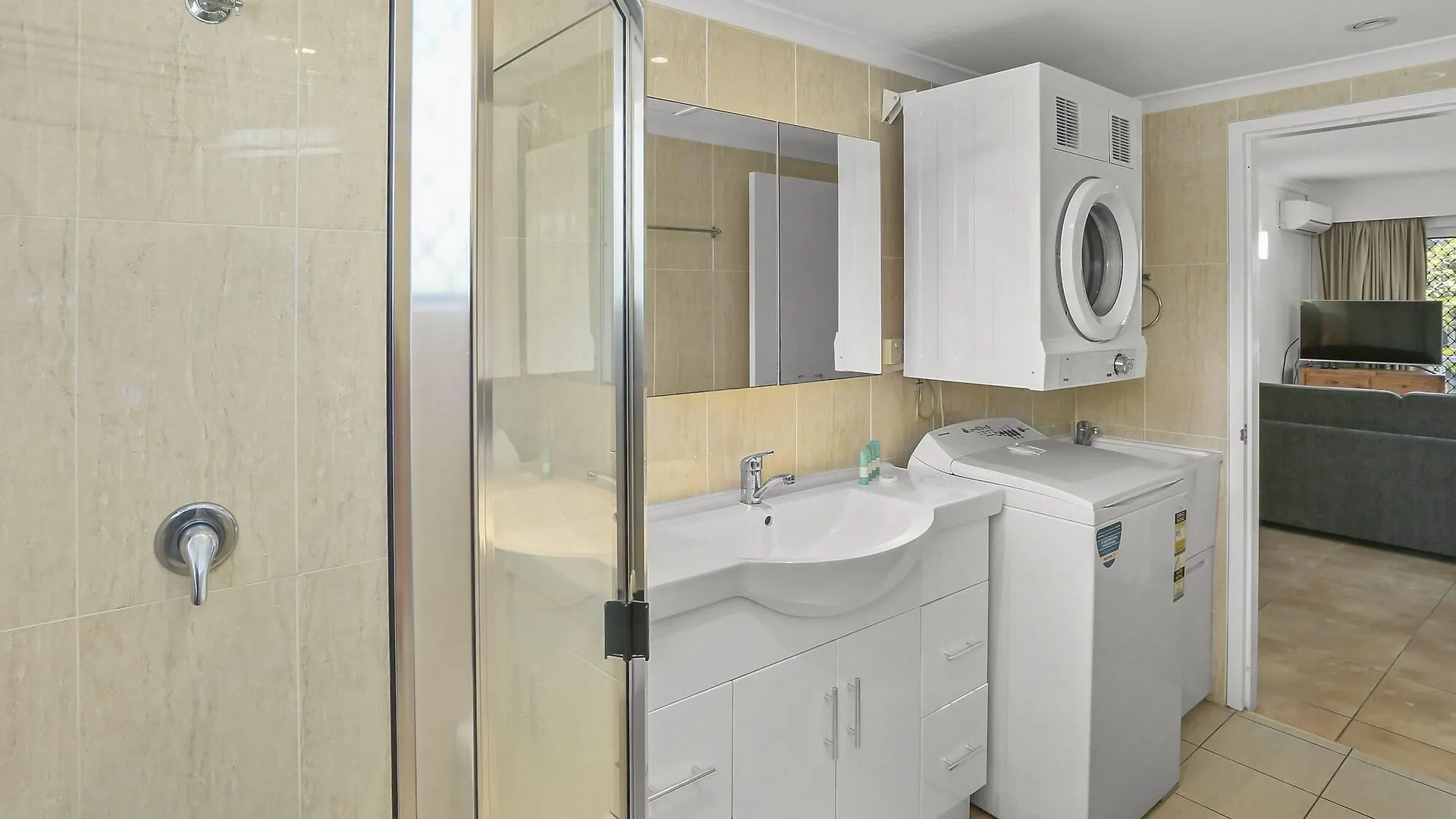 Apart-hotel Agincourt Beachfront Apartments Clifton Beach