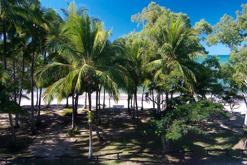 Agincourt Beachfront Apartments Clifton Beach 4*,